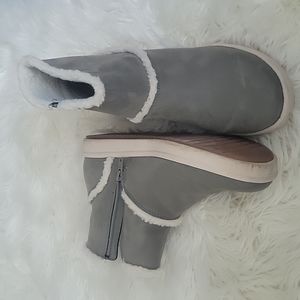 CLARKS CLOUDSTEPPRR BOOTS